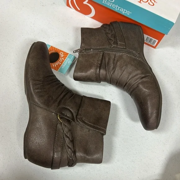 BareTraps Brown Ankle Booties with Ruched Design NEW. 8M - Picture 9 of 16